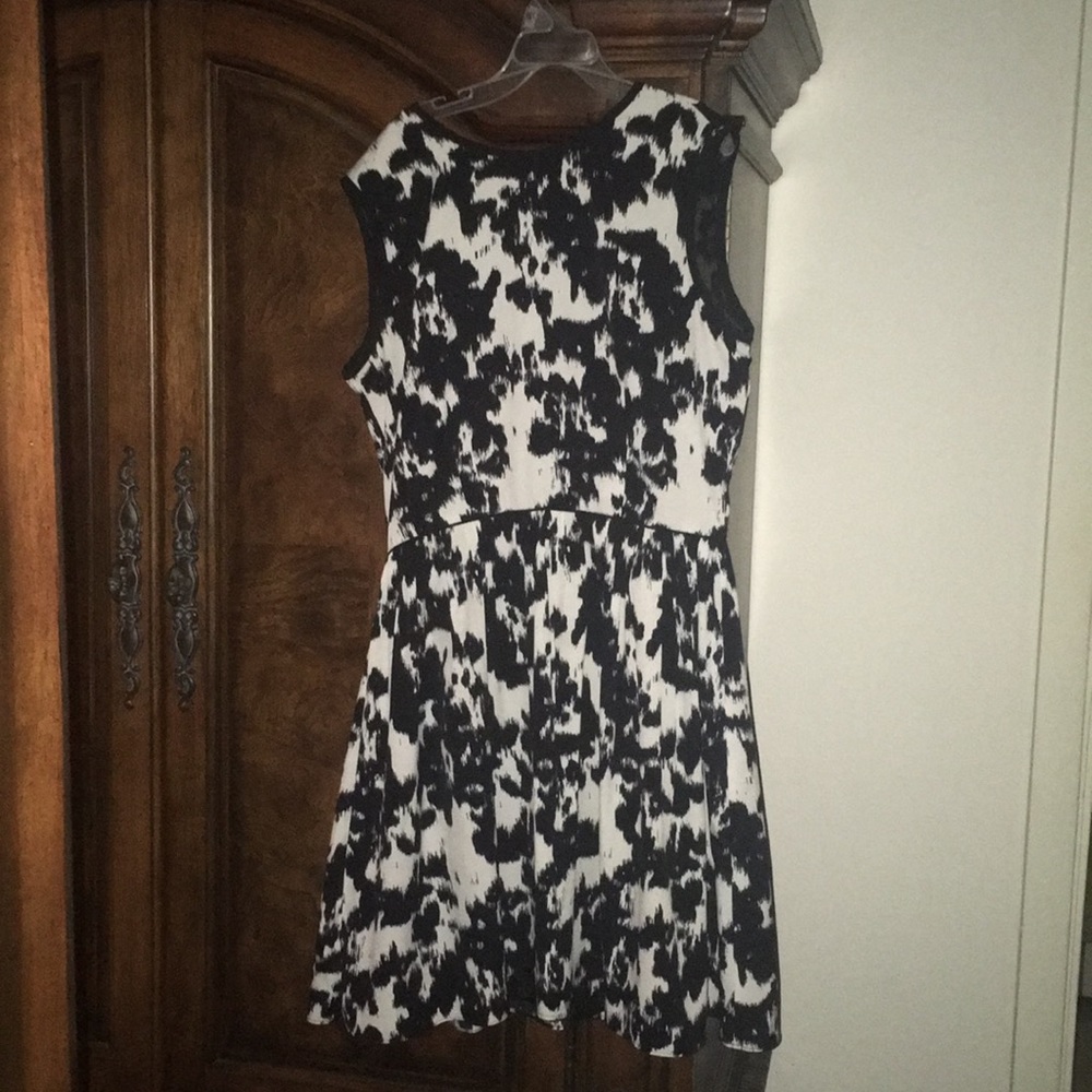 Saks Fifth Ave Black and white dress